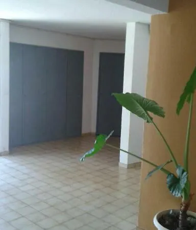 Joli Avec Jardinet Apartman